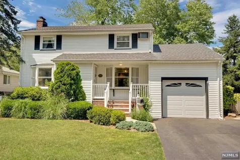 61 Moore Avenue Waldwick NJ 07463