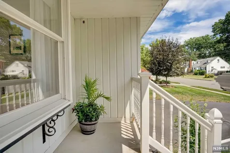61 Moore Avenue Waldwick NJ 07463