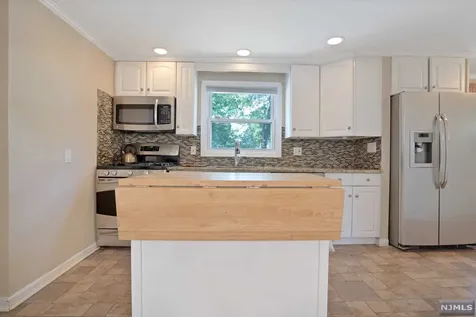 61 Moore Avenue Waldwick NJ 07463