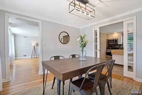 61 Moore Avenue Waldwick NJ 07463