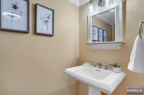 59 E Oak Street Ramsey NJ 07446