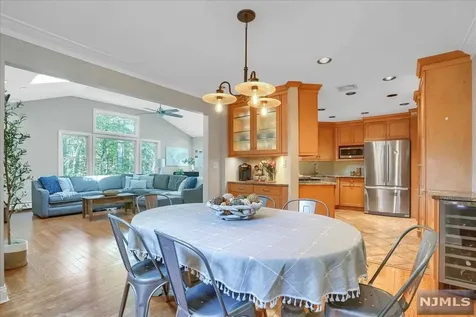 59 E Oak Street Ramsey NJ 07446