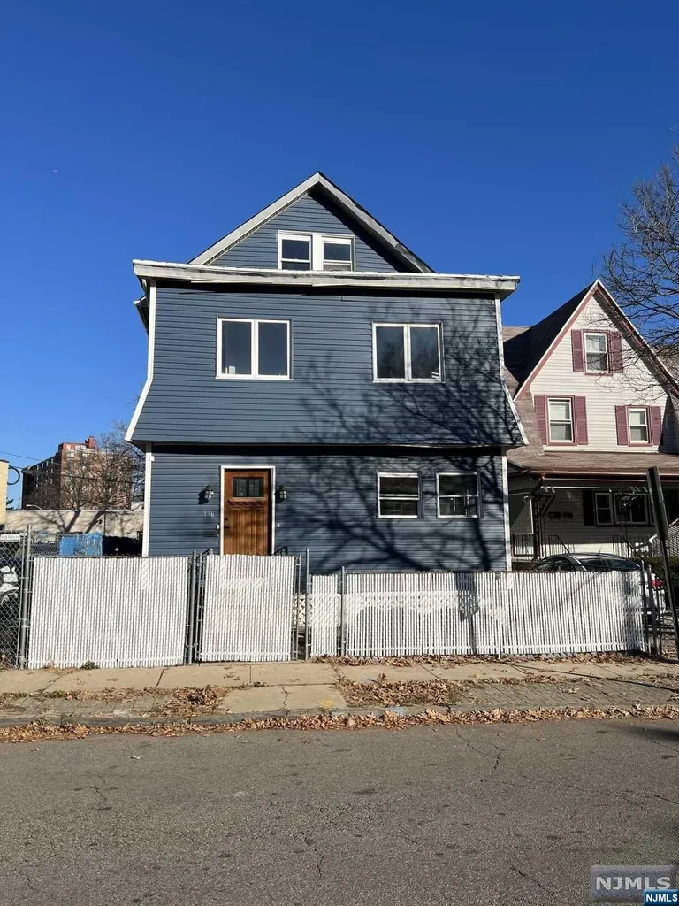 116 Burchard Avenue East Orange NJ 07017