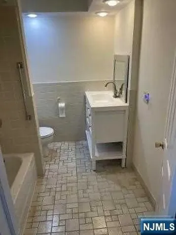 13 Preston Street Ridgefield Park NJ 07660