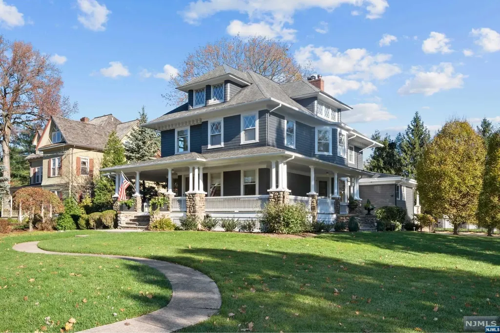 33 Brookside Avenue Ridgewood NJ 07450