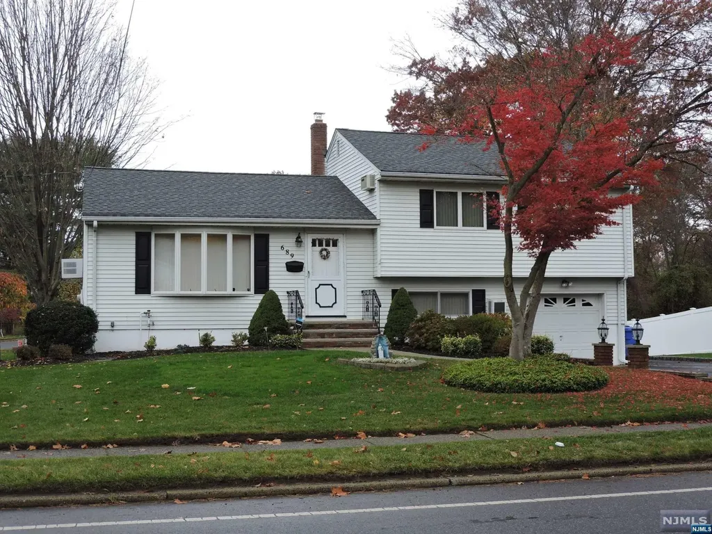 689 Pascack Road Paramus NJ 07652