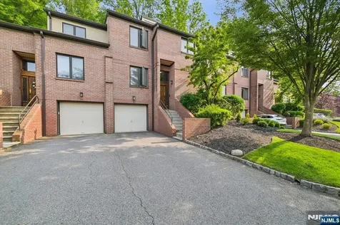 30 Andrea Drive Caldwell NJ 07006