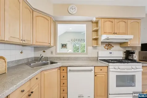 515 Salem Street Paramus NJ 07652