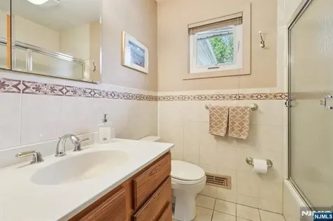 515 Salem Street Paramus NJ 07652