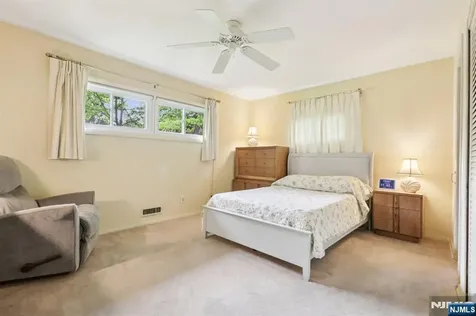 515 Salem Street Paramus NJ 07652