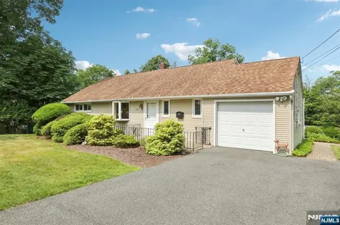 515 Salem Street Paramus NJ 07652