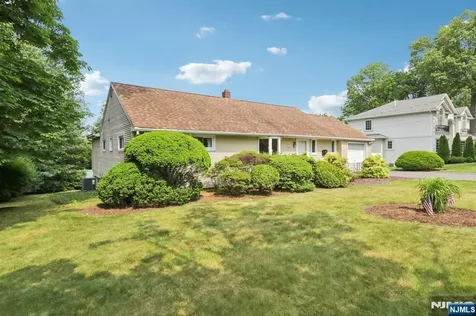515 Salem Street Paramus NJ 07652