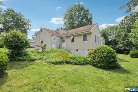 515 Salem Street Paramus NJ 07652