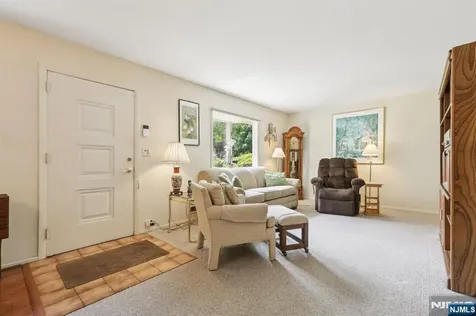 515 Salem Street Paramus NJ 07652