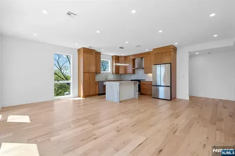 849 Pleasantview Terrace Ridgefield NJ 07657