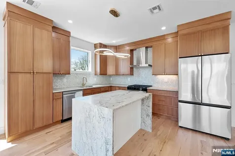 849 Pleasantview Terrace Ridgefield NJ 07657