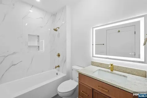 849 Pleasantview Terrace Ridgefield NJ 07657