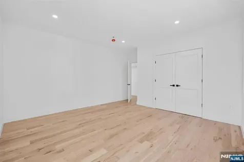 849 Pleasantview Terrace Ridgefield NJ 07657