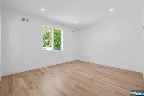 849 Pleasantview Terrace Ridgefield NJ 07657