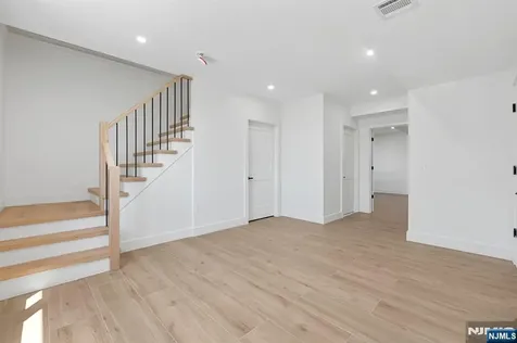 849 Pleasantview Terrace Ridgefield NJ 07657