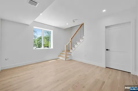 849 Pleasantview Terrace Ridgefield NJ 07657