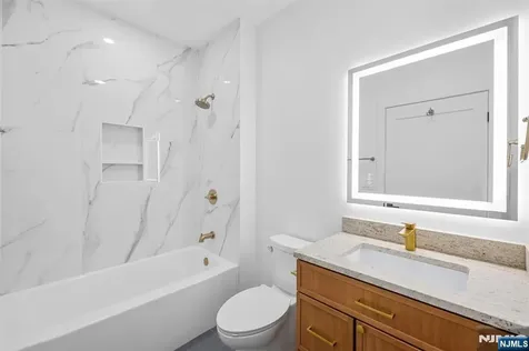 849 Pleasantview Terrace Ridgefield NJ 07657