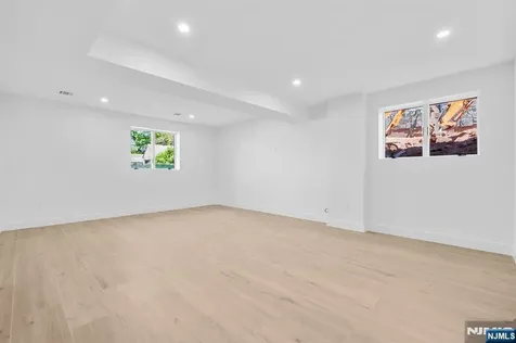 849 Pleasantview Terrace Ridgefield NJ 07657