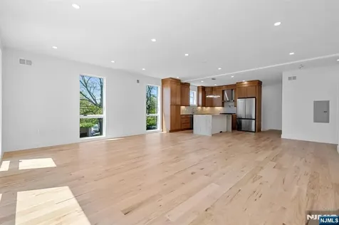 849 Pleasantview Terrace Ridgefield NJ 07657