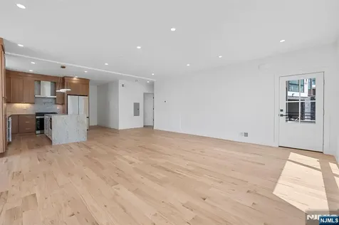 849 Pleasantview Terrace Ridgefield NJ 07657