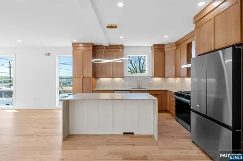 849 Pleasantview Terrace Ridgefield NJ 07657