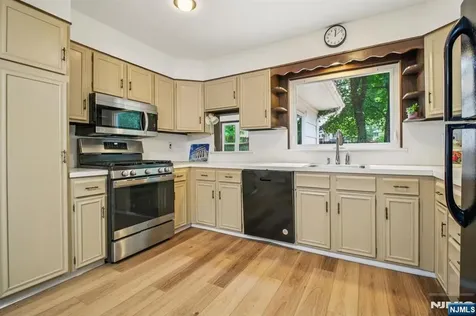 131 Harper Terrace Cedar Grove NJ 07009