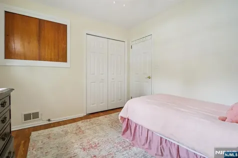 131 Harper Terrace Cedar Grove NJ 07009