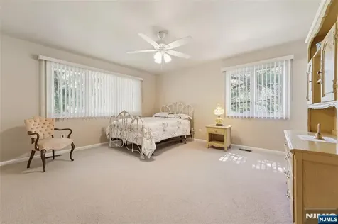28 Parsons Court Mahwah NJ 07430
