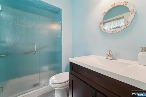28 Parsons Court Mahwah NJ 07430