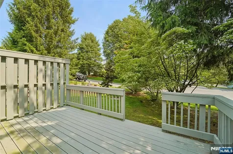 28 Parsons Court Mahwah NJ 07430