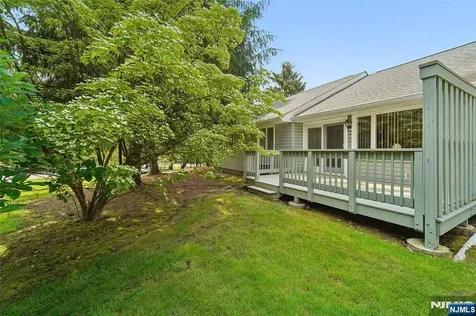 28 Parsons Court Mahwah NJ 07430