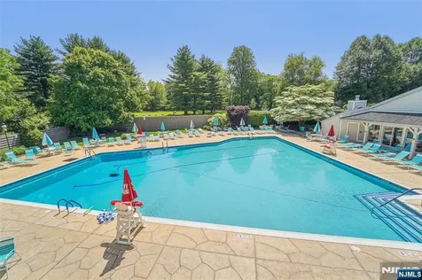 28 Parsons Court Mahwah NJ 07430