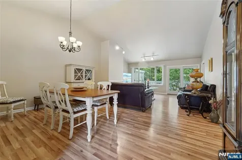 28 Parsons Court Mahwah NJ 07430