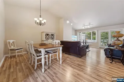 28 Parsons Court Mahwah NJ 07430