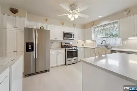 28 Parsons Court Mahwah NJ 07430