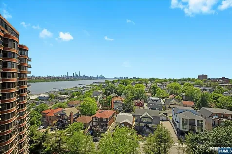 100 Carlyle Cliffside Park NJ 07010