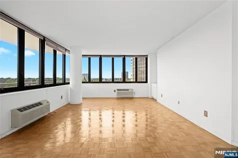100 Carlyle Cliffside Park NJ 07010