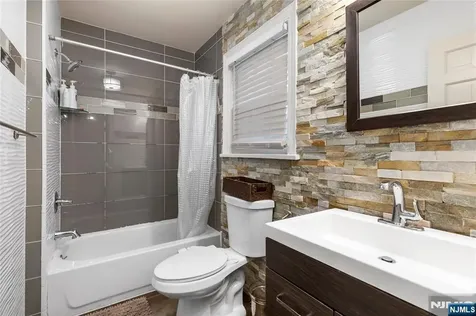 403 South Parkway Clifton NJ 07014