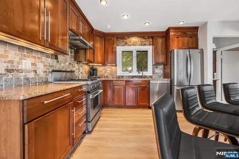 28 Elizabeth Court Secaucus NJ 07094