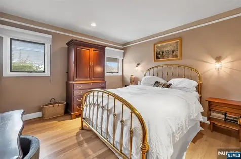 28 Elizabeth Court Secaucus NJ 07094