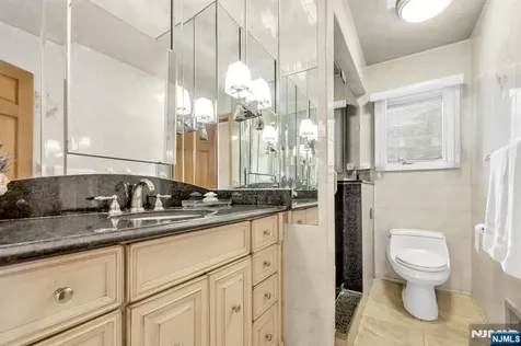 28 Elizabeth Court Secaucus NJ 07094