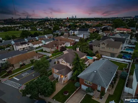28 Elizabeth Court Secaucus NJ 07094