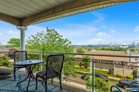 28 Elizabeth Court Secaucus NJ 07094
