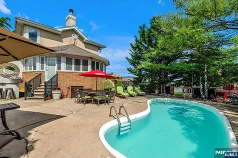28 Elizabeth Court Secaucus NJ 07094