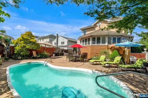 28 Elizabeth Court Secaucus NJ 07094